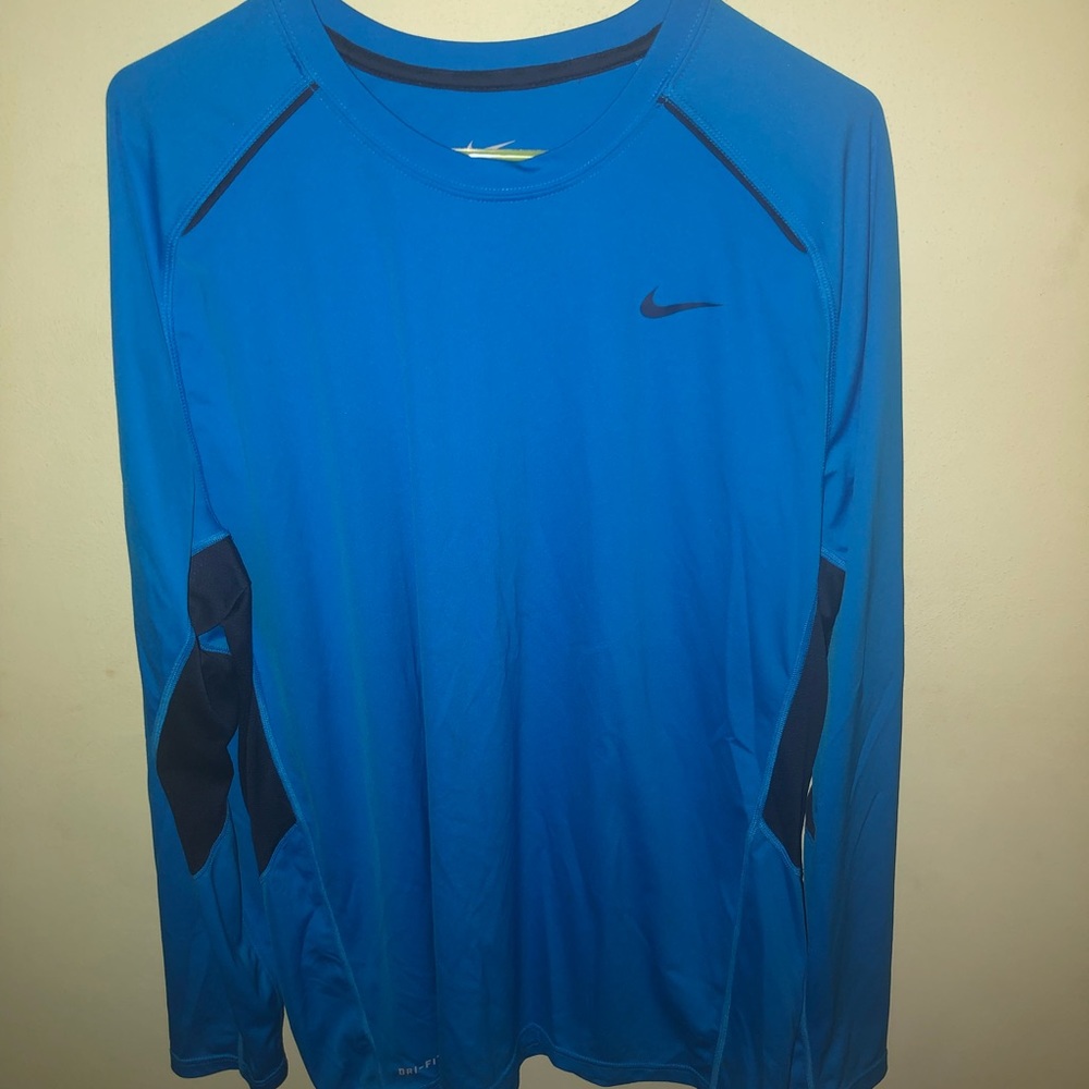 Nike Dri-Fit Long Sleeve Performance Size: XL